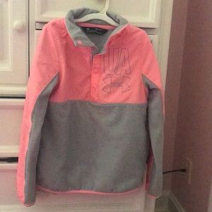Like new. Worn twice. Kids under armour pullover